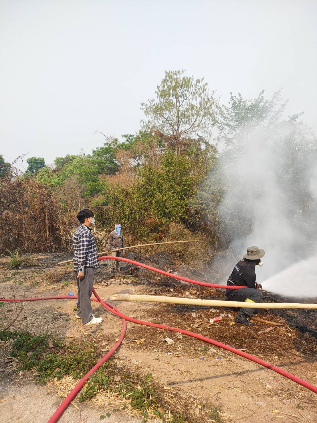 ระงับเหตุเพลิงไหม้บริเวณ สุสาน บ้านแม่ม่า หมู่ที่ 1 ตำบลวังซ้าย ( รอบ 2 )