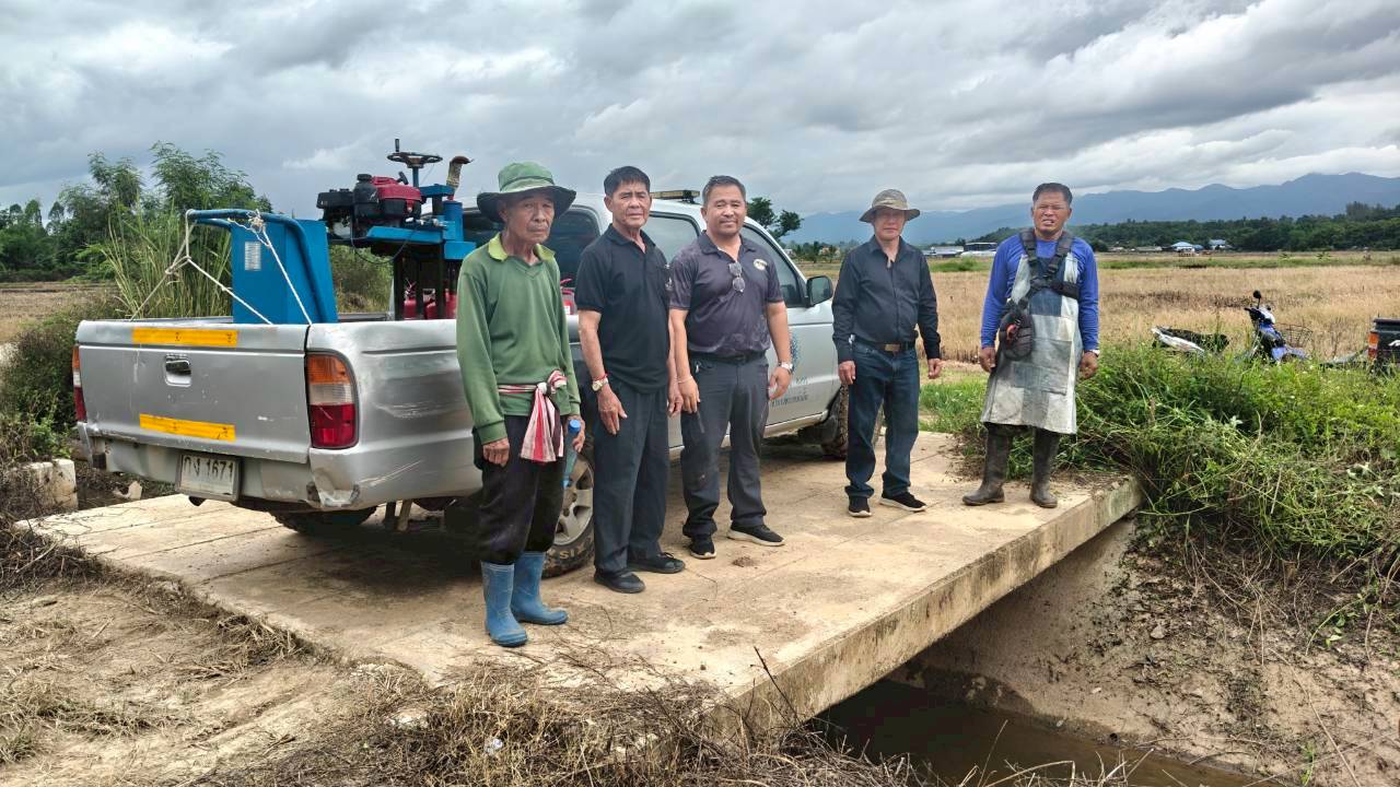 ลงพื้นที่ตรวจสอบถนนเลียบลำน้ำทุ่งฮี หมู่ 7,8,9 ตำบลวังซ้าย