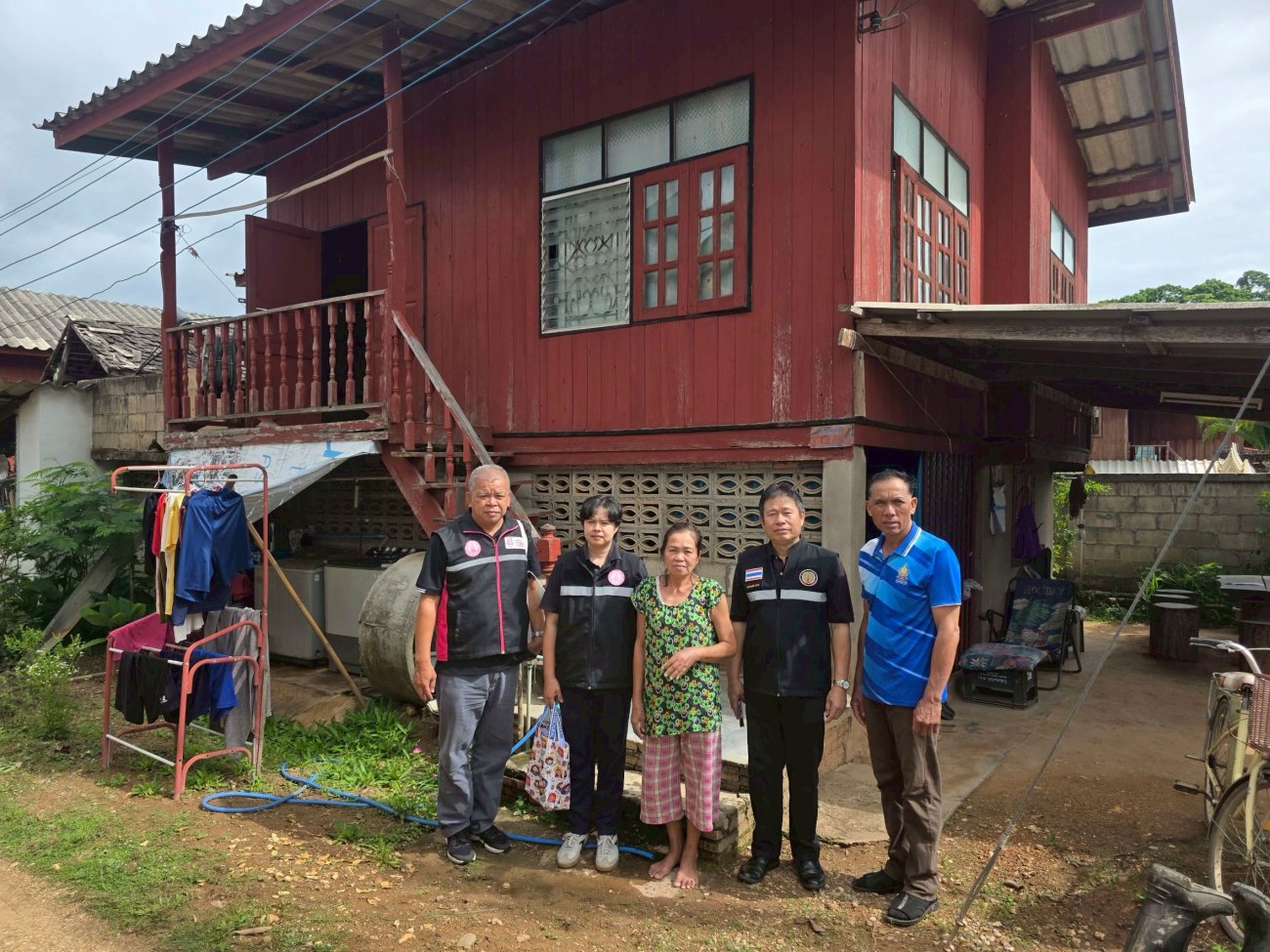 ลงพื้นที่สำรวจครัวเรือนที่อยู่ในภาวะยากลำบาก ที่อาศัยอยู่ในเขตพื้นที่ตำบลวังซ้าย