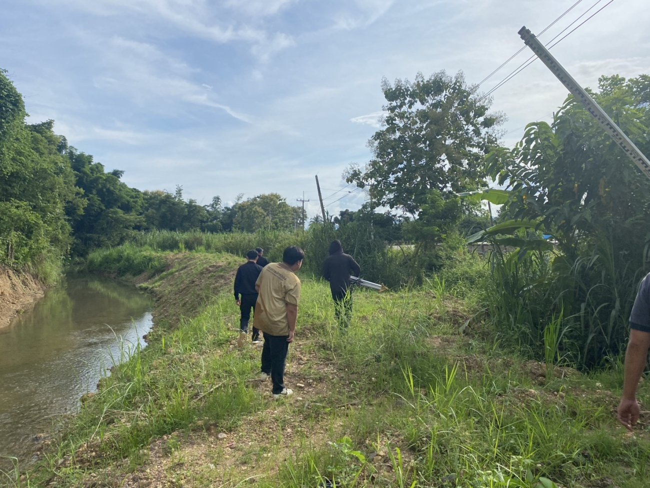 สำรวจโครงการป้องกันตลิ่งพัง บ้านน้ำหลง หมู่ที่ 6